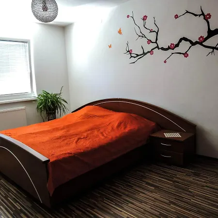Garden Apartment *